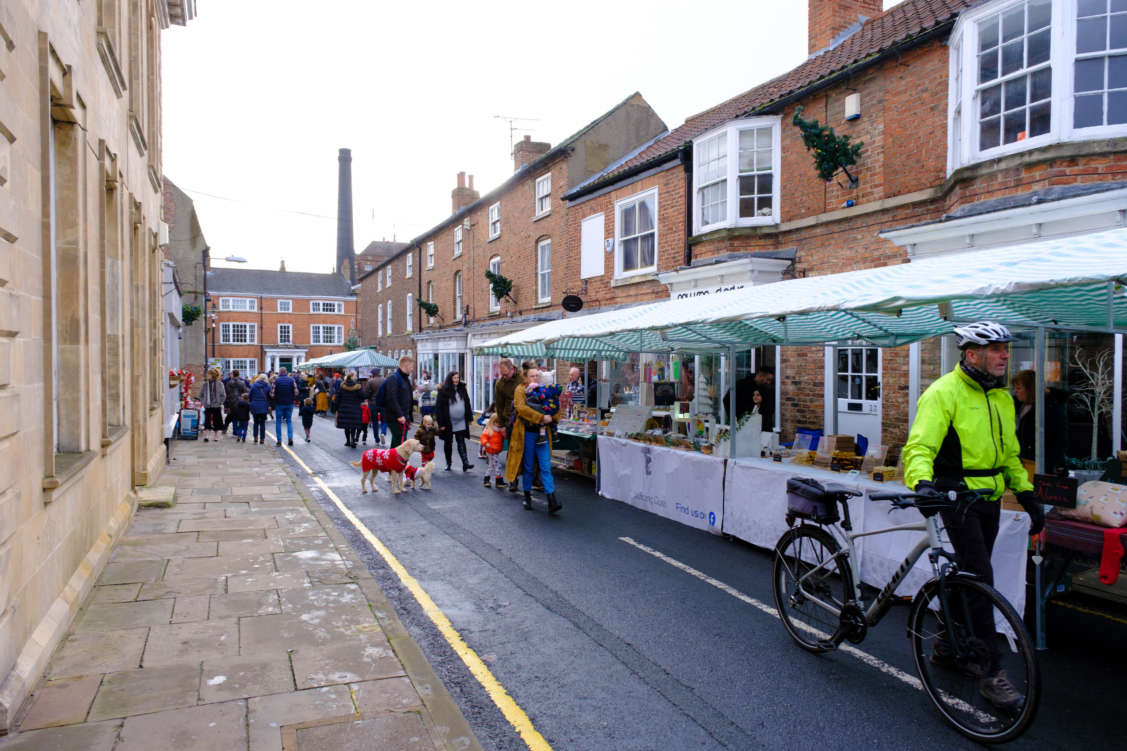 -stalls_kirkgate_christmas_market_2022_1