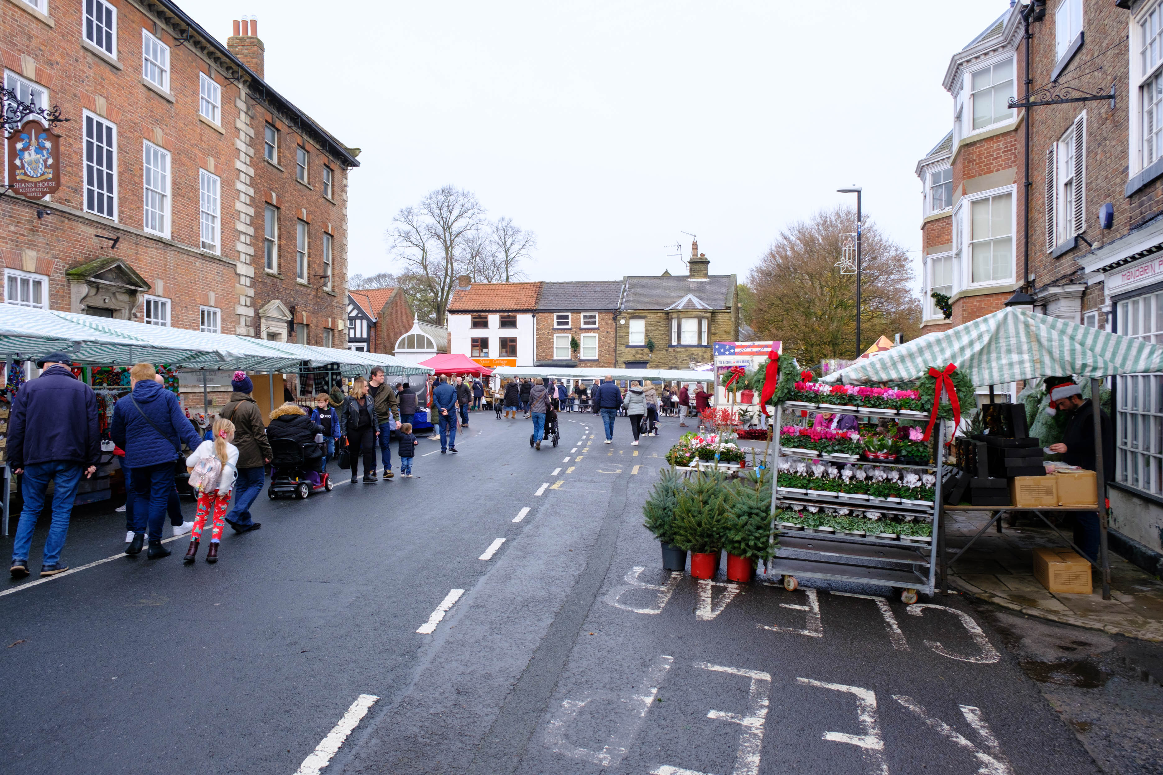 -stalls_kirkgate_christmas_market_2022_2