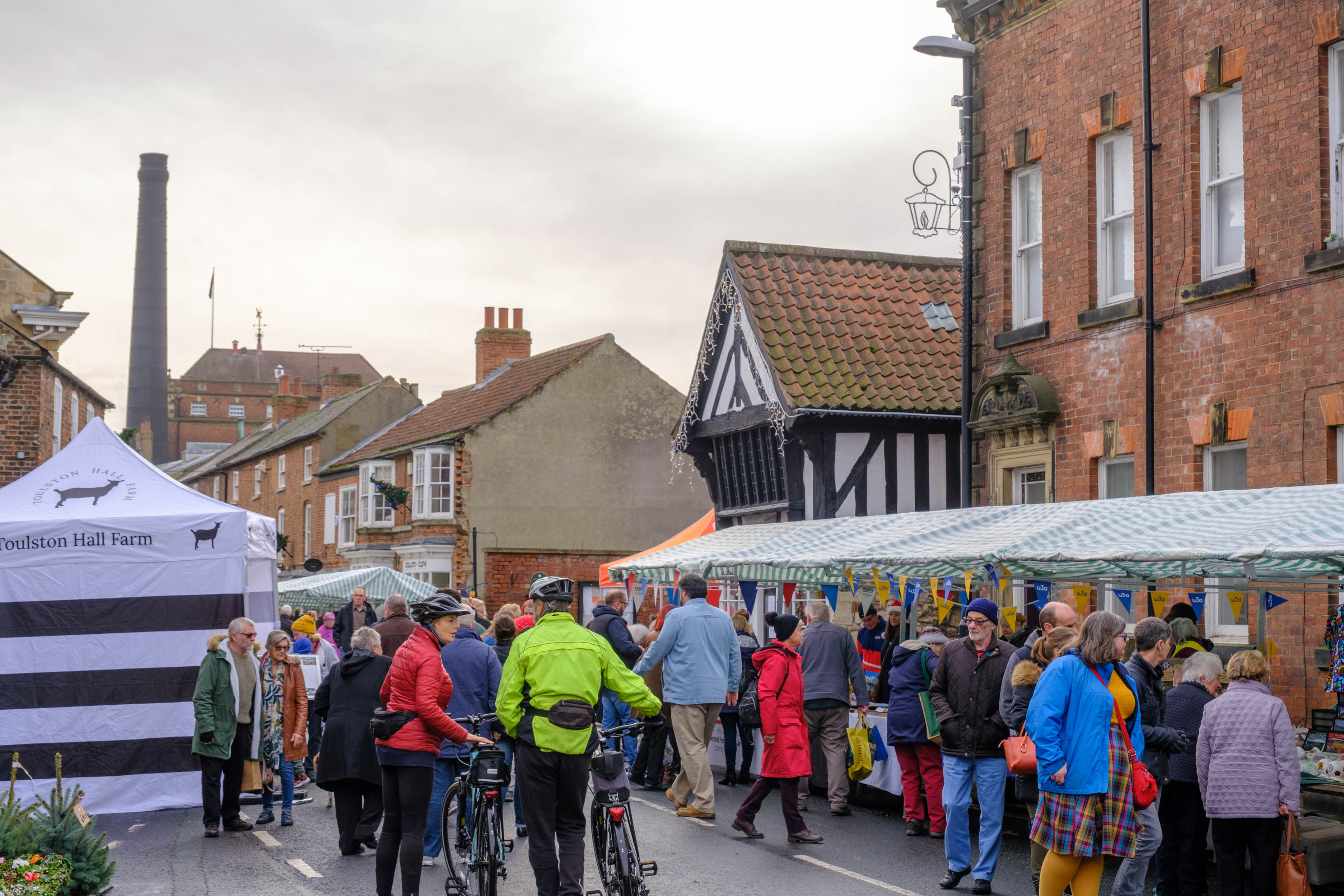 -stalls_kirkgate_christmas_market_2022_3