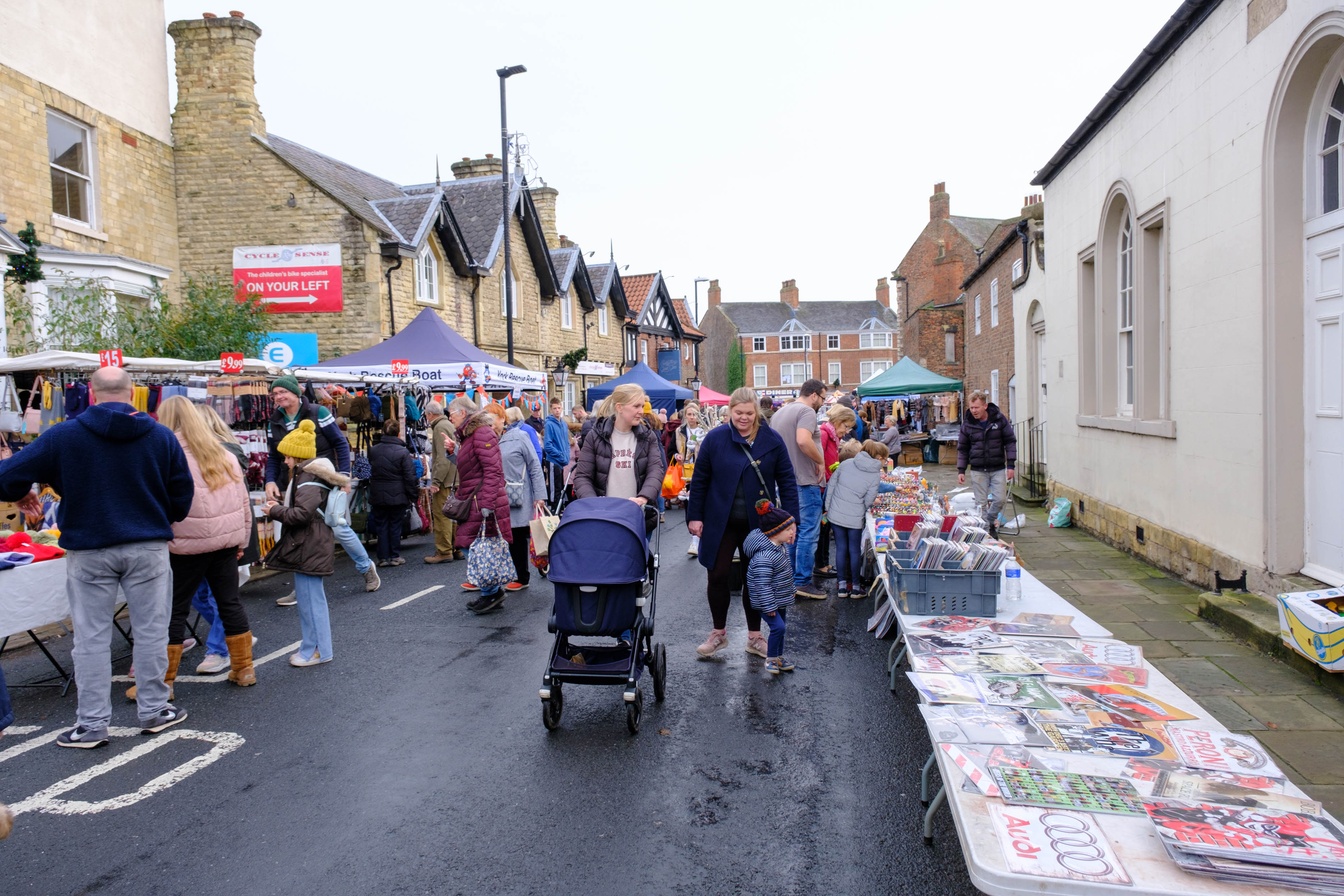 -stalls_westgate_christmas_market_2022_1